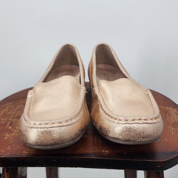 Vionic Debbie Driver Moccasin Flats Orthotic Arch Support Gold Size 8.5 - Picture 3 of 7
